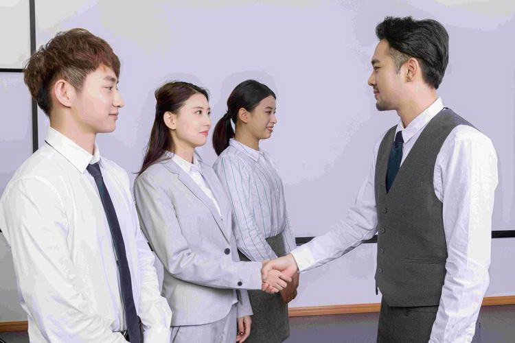 2020职场正能量励志简短小故事大道理5篇